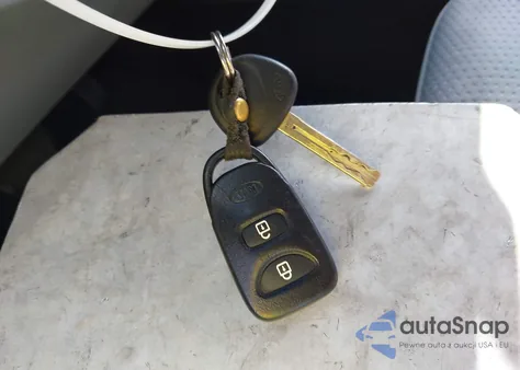 2011 Kia Sorento Lx z USA, uszkodzony, nr VIN 5XYKT3A18BG144739